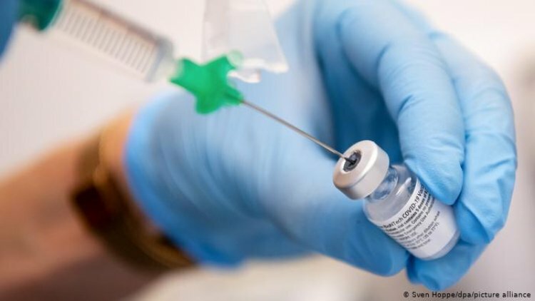 Україна може в лютому отримати вакцину від якої раптово померло 23 пенсіонери